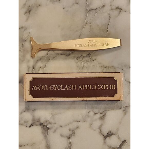 Vintage Avon Eyelash Applicator Gold Tone With Original Box - Picture 2 of 3